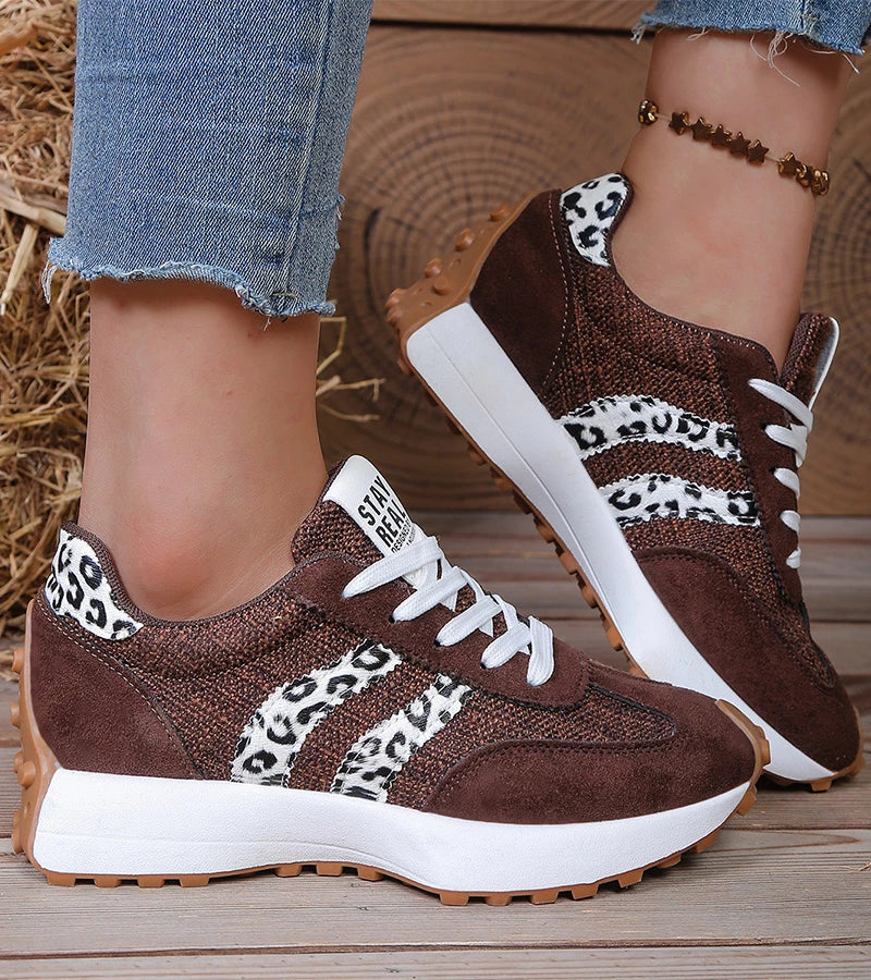 Karine – Baskets Rétro à Détails Contrastés