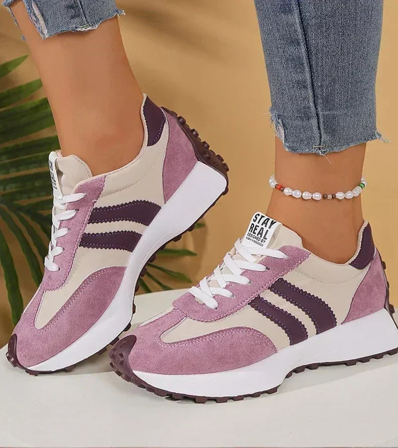 Karine – Baskets Rétro à Détails Contrastés