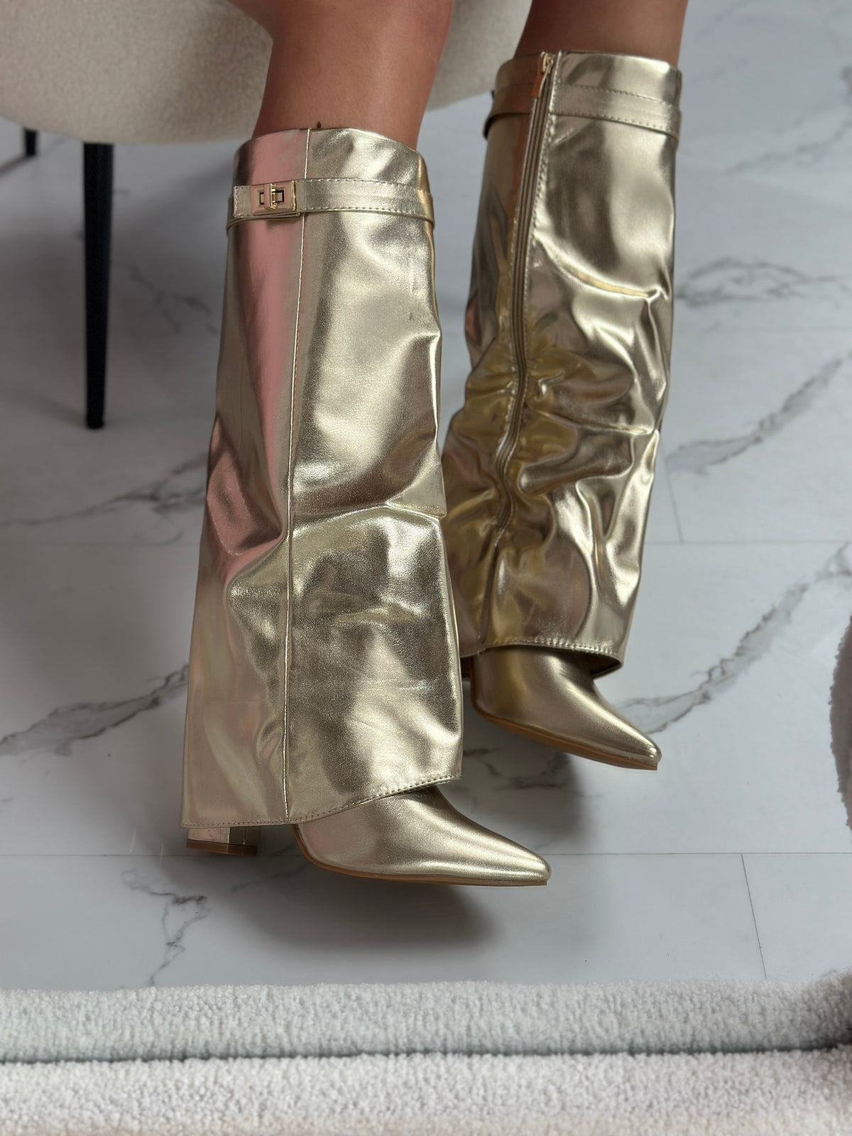 Séraphine | Bottes Hautes Dorées à Bout Pointu