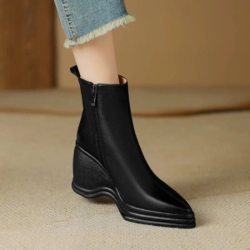 Ophélie | Bottines Orthopédiques Pointues à Talon Compensé
