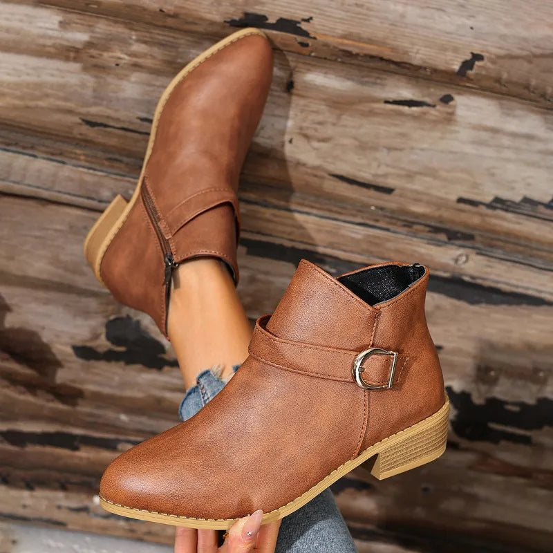 Albane | Bottines Pointues à Boucle et Petit Talon