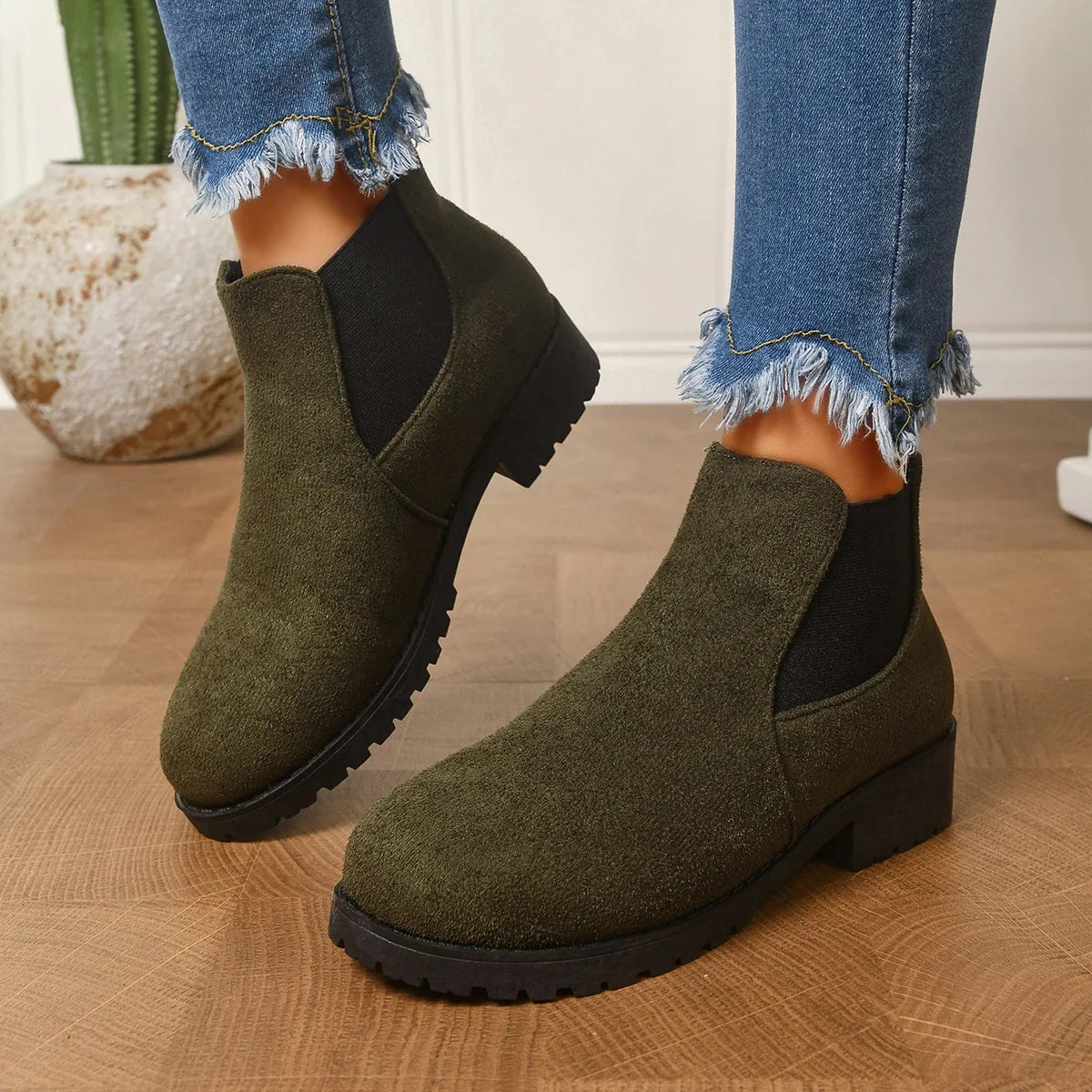 Margaux | Bottines Chelsea en Daim à Semelle Crantée