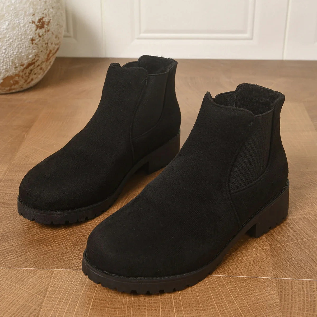 Margaux | Bottines Chelsea en Daim à Semelle Crantée