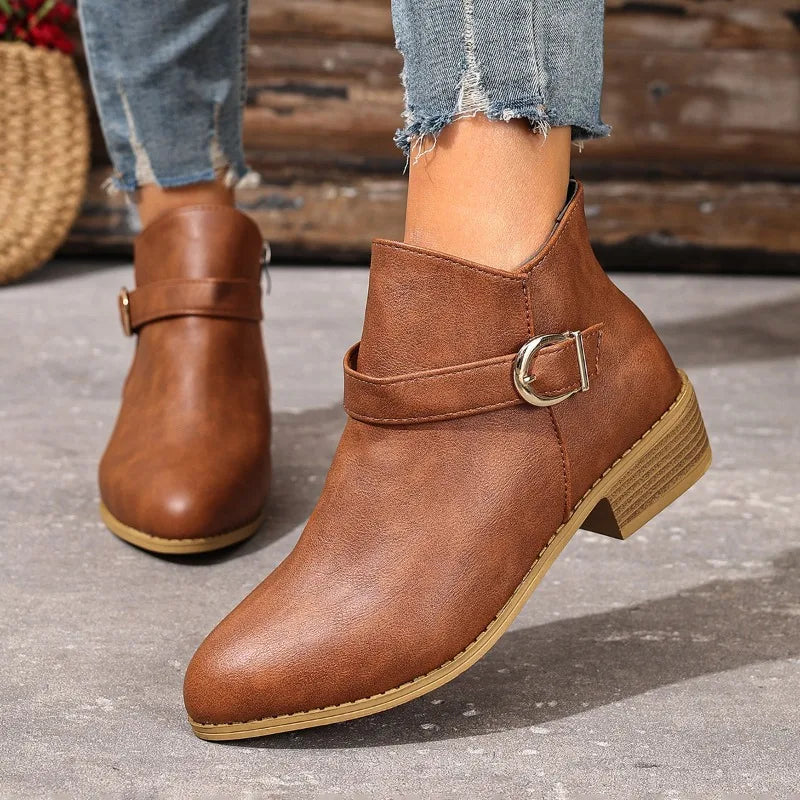 Albane | Bottines Pointues à Boucle et Petit Talon