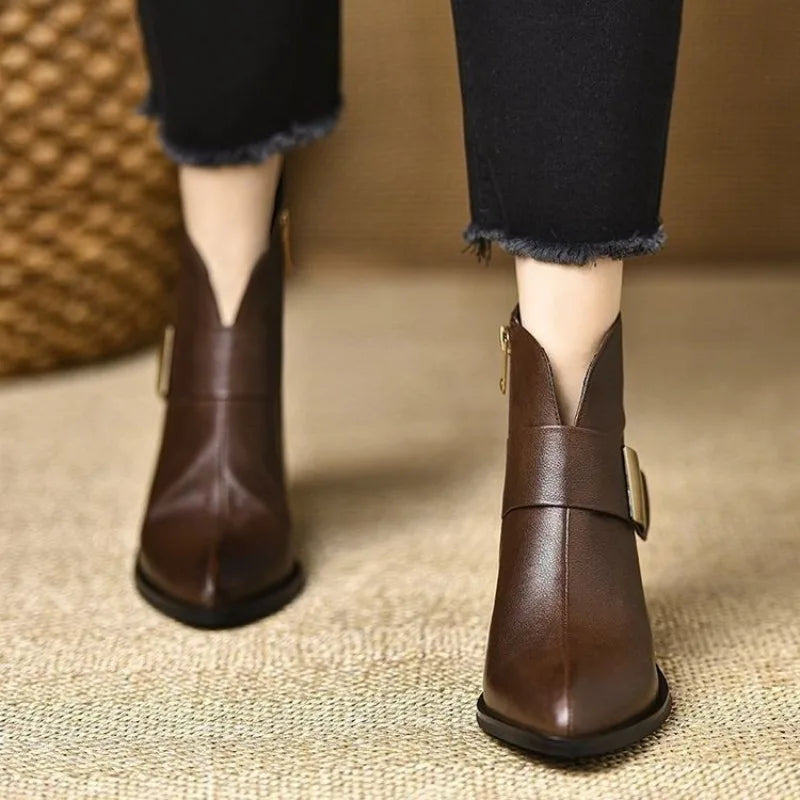 Bérénice | Bottines Orthopédiques Pointues à Boucle Dorée