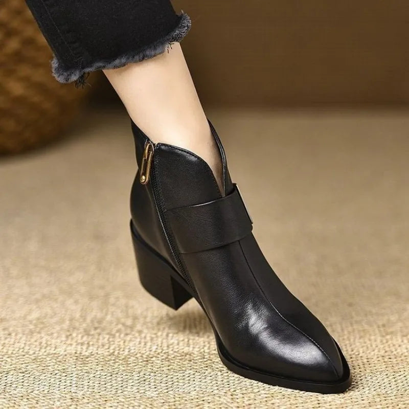 Bérénice | Bottines Orthopédiques Pointues à Boucle Dorée