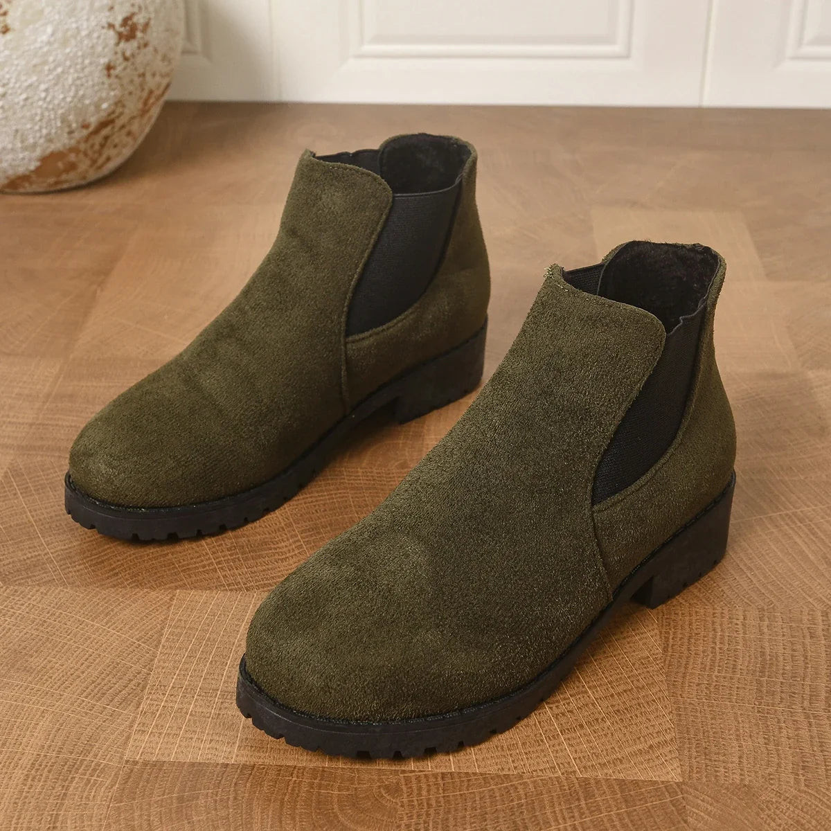 Margaux | Bottines Chelsea en Daim à Semelle Crantée